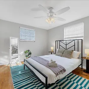  Apartment Designed And Cozy 1br With Parking Near Stores